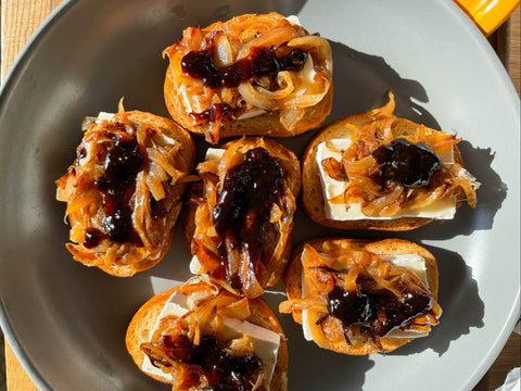 Brie and Fig Crostini with Caramelized Onions